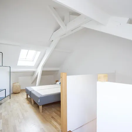 Bright & Stylish In The Heart Of Le Marais *