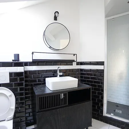 Bright & Stylish In The Heart Of Le Marais * Paris