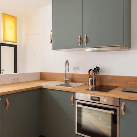 Bright & Stylish In The Heart Of Le Marais Apartment Paris