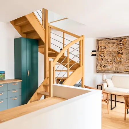 Bright & Stylish In The Heart Of Le Marais Paryż