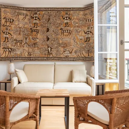 Bright & Stylish In The Heart Of Le Marais Paris