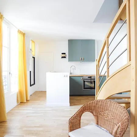 Bright & Stylish In The Heart Of Le Marais Apartment