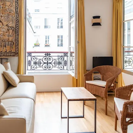 Bright & Stylish In The Heart Of Le Marais Apartament
